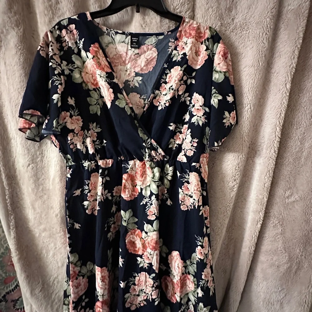 SHEIN 1XL pink flowers , black dress - Picture 3 of 3